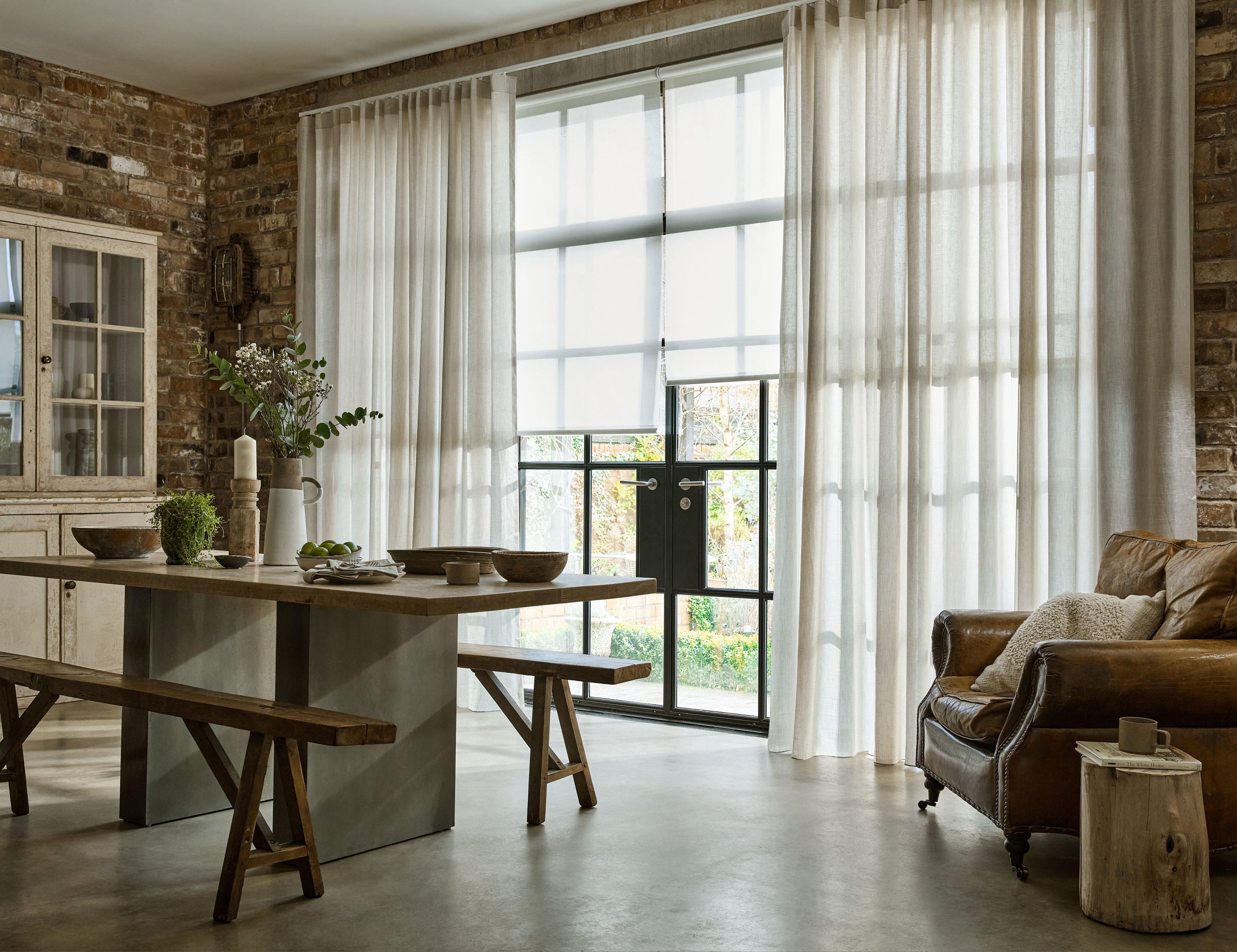 White electric blinds