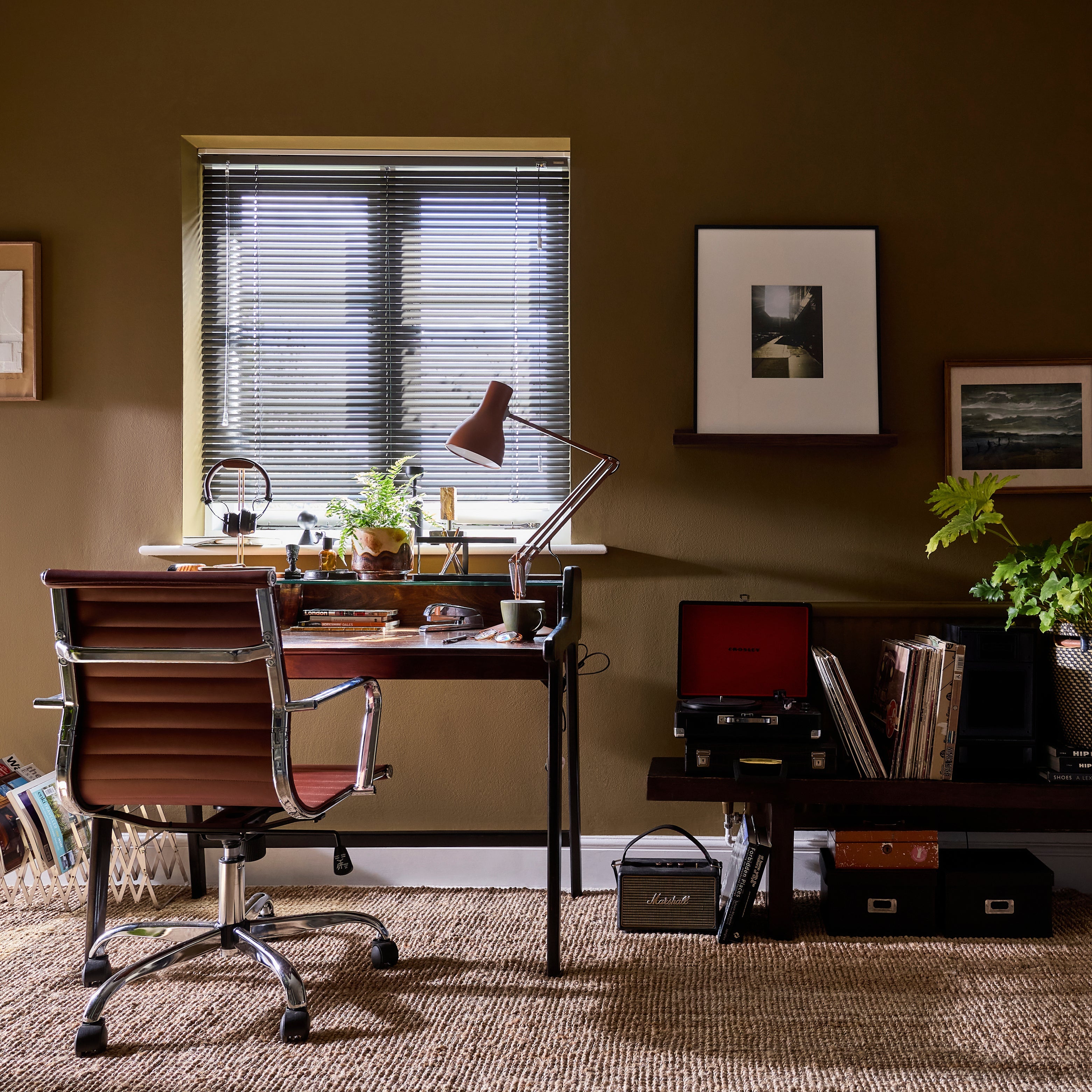Grey & Silver Venetian Blinds