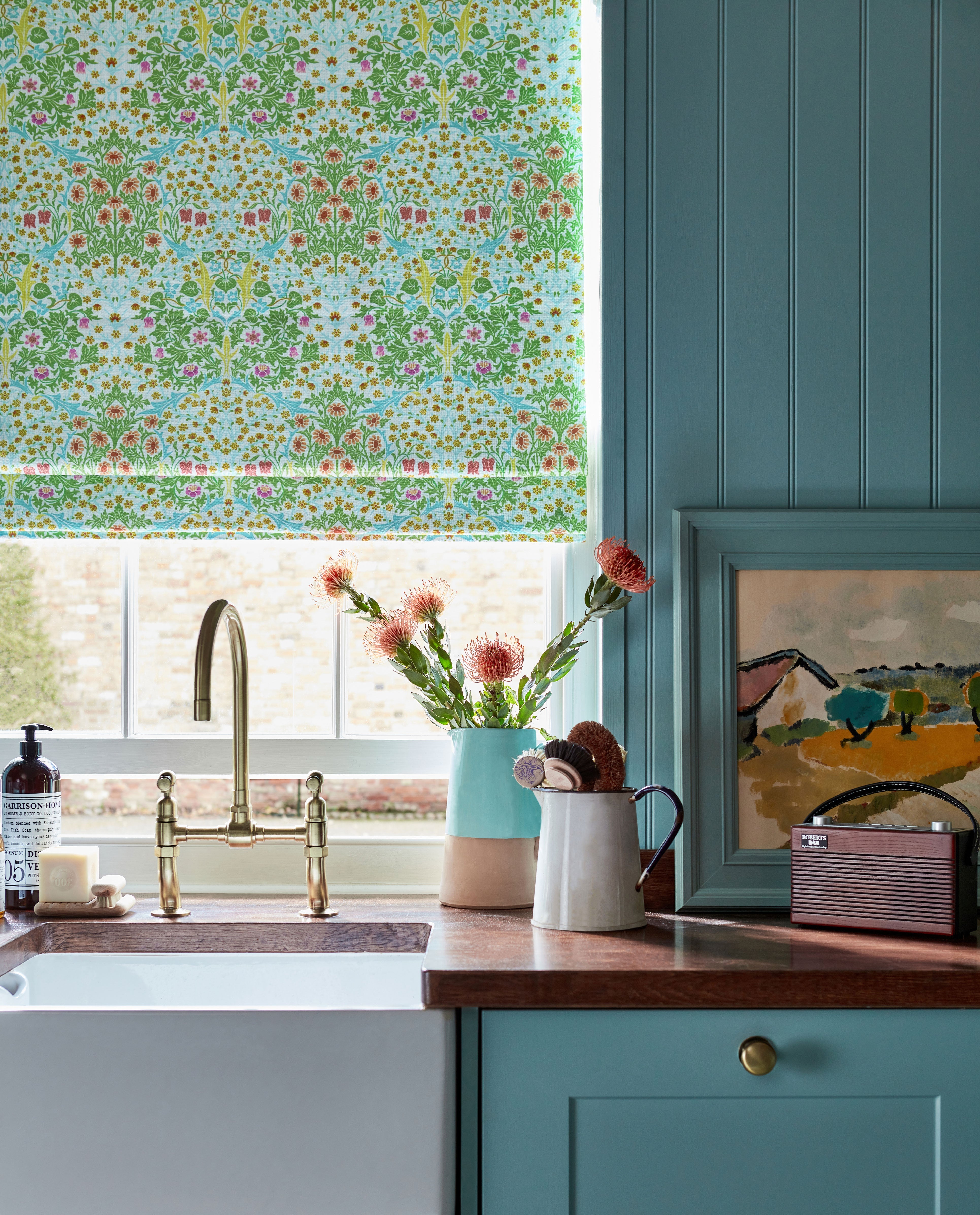 V&A William Morris Blackthorn Summer Garden Roman Blind