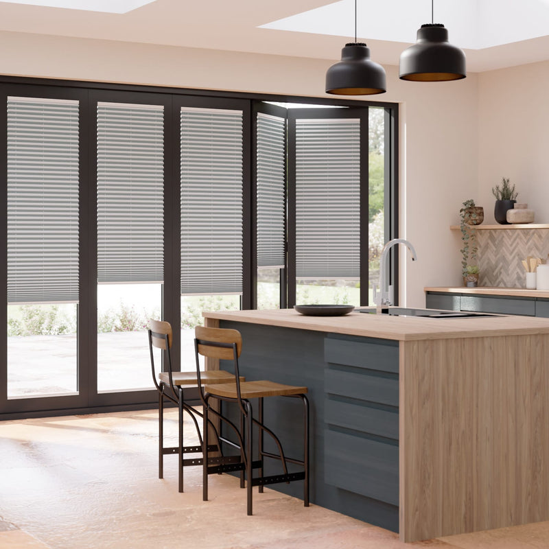 ColorizedZoom BiFold ClickFIT Premier Argent Pleated Blind 2071