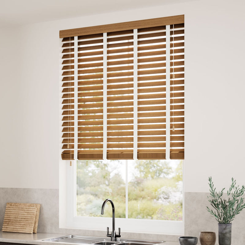 ColorizedZoom Metropolitan Maple & Parchment Wooden Blind - 50mm Slat