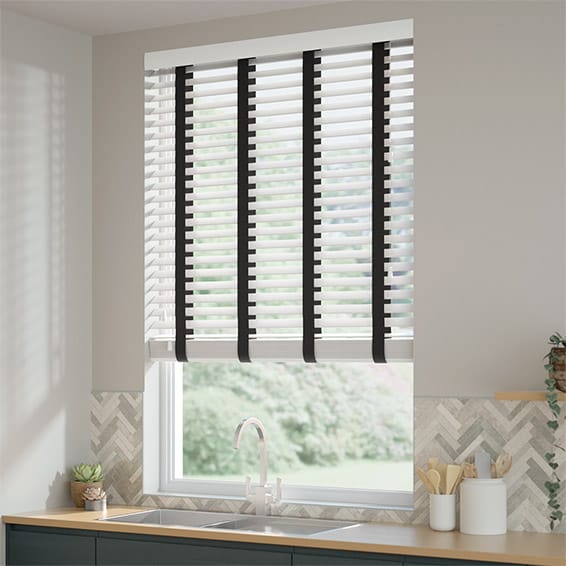 ColorizedZoom Arctic Gloss & Jet Wooden Blind - 50mm Slat 3354