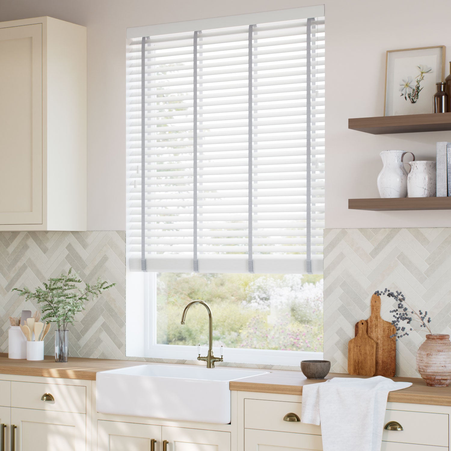 ColorizedZoom Pristine White & Chevron Silver Faux Wood Blind - 50mm Slat 3405