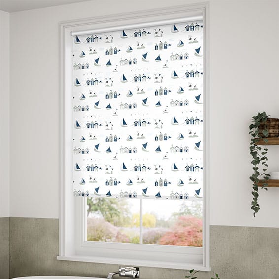 ColorizedZoom Splash Blackout Beach Hut Navy Roller Blind 3561